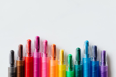 kaboompics_Multicolored crayons