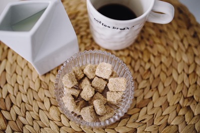 kaboompics_Sweet dessert with coffee